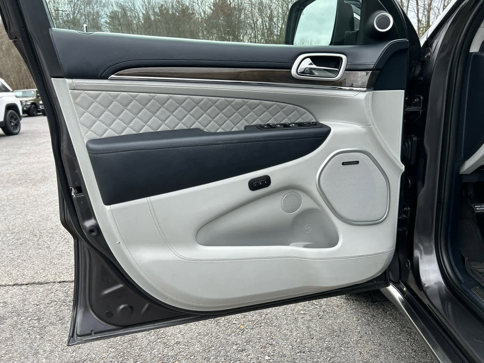 Used 2019 Jeep Grand Cherokee Summit image 17