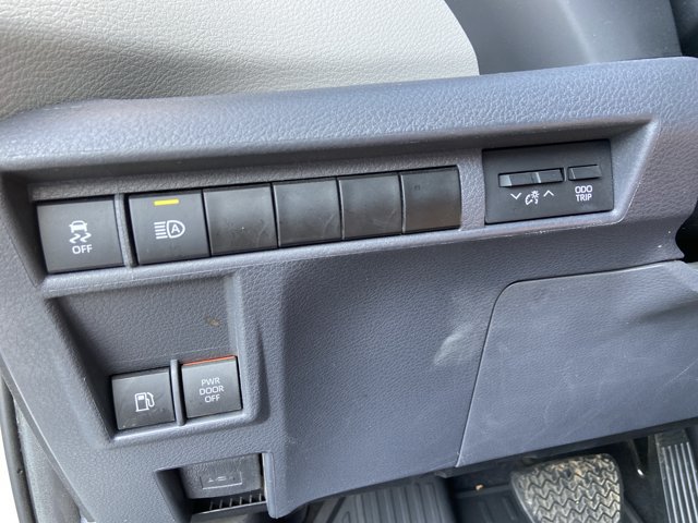 Used 2023 Toyota Sienna LE FWD image 49
