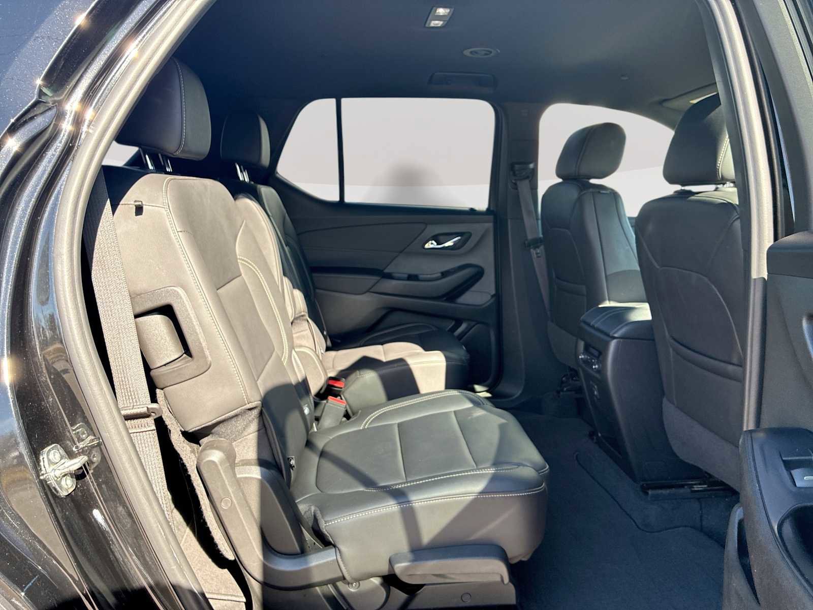 Certified 2023 Chevrolet Traverse LT w/ Rear Camera Mirror Package image 26