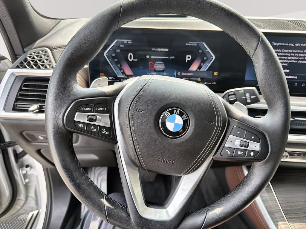 Used 2024 BMW X5 xDrive40i w/ Premium Package AWD/4WD image 11
