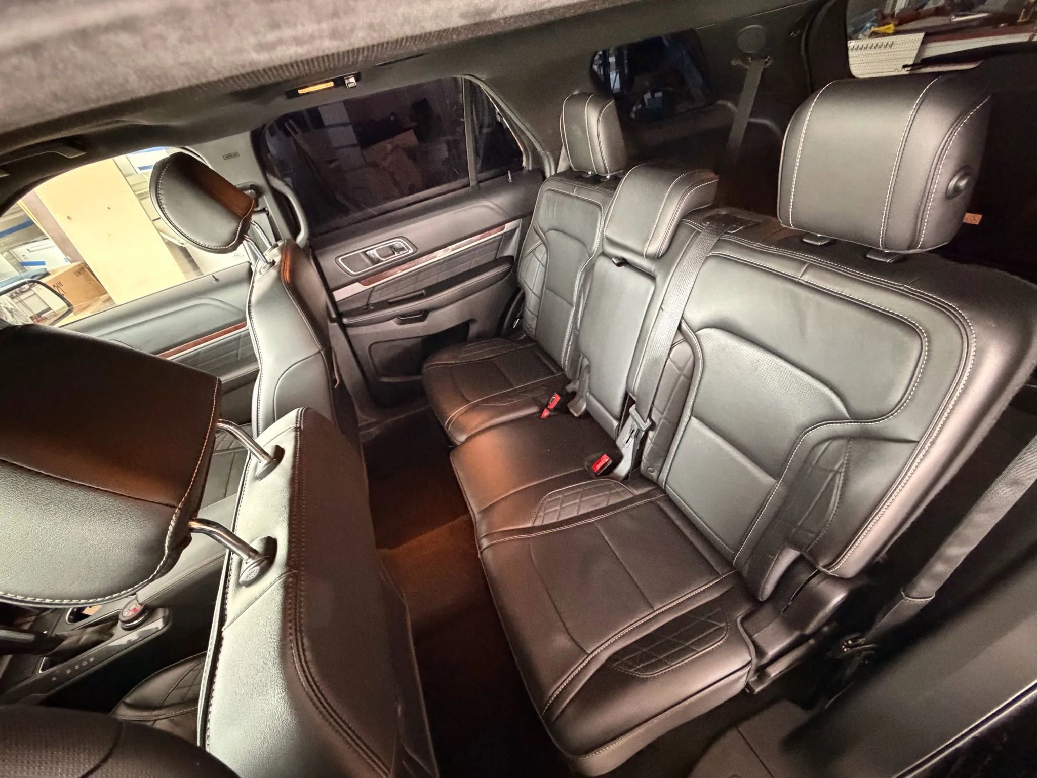 Used 2017 Ford Explorer Platinum image 15