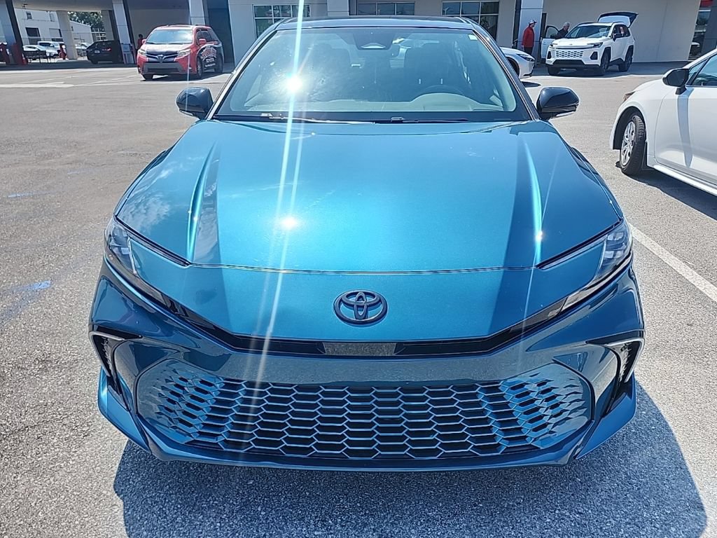Used 2025 Toyota Camry XSE FWD image 11