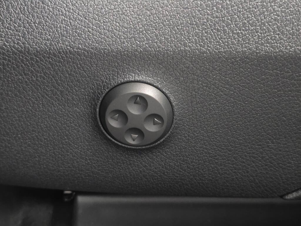 New 2026 Mercedes-Benz GLC 300 4MATIC image 37