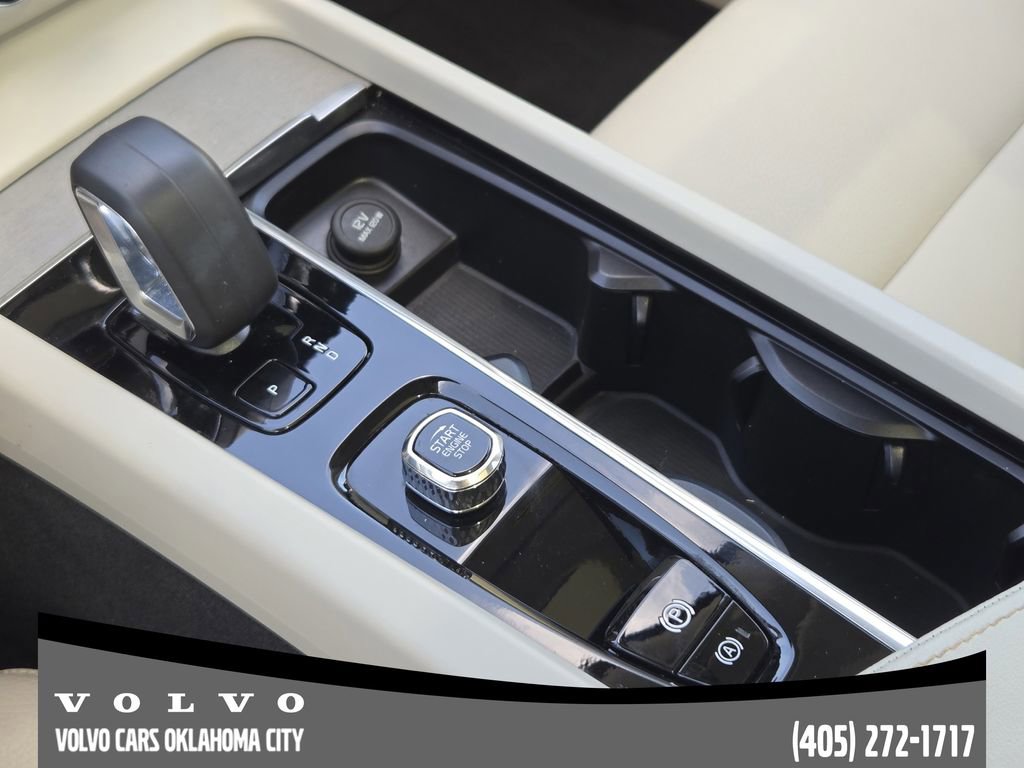 Certified 2024 Volvo XC60 B5 Plus image 19