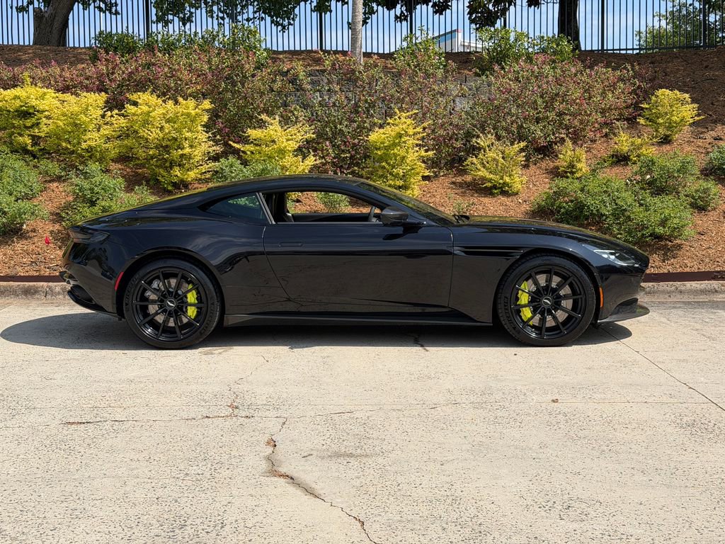 Used 2019 Aston Martin DB11 AMR image 13
