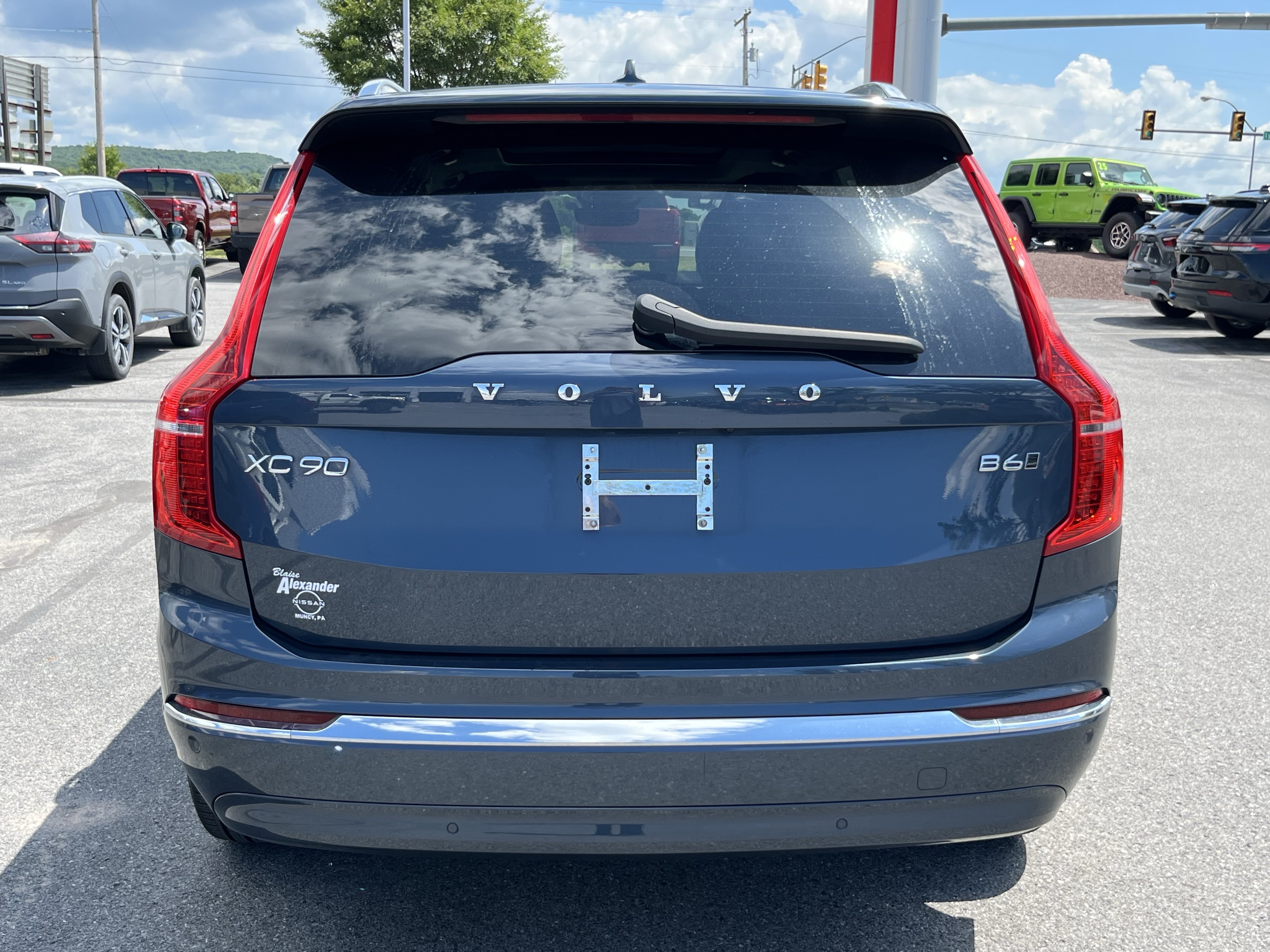 Used 2023 Volvo XC90 B6 Plus AWD/4WD image 7