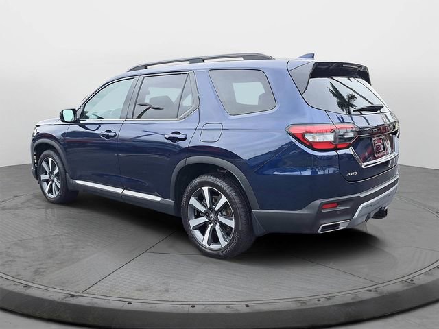 Certified 2025 Honda Pilot Touring image 4