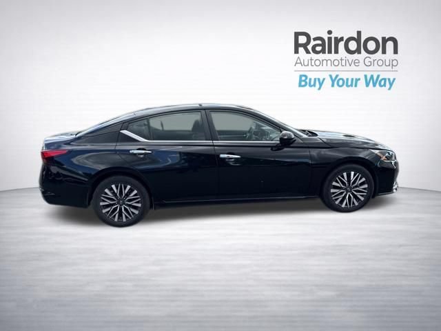 Used 2023 Nissan Altima 2.5 SV FWD image 8