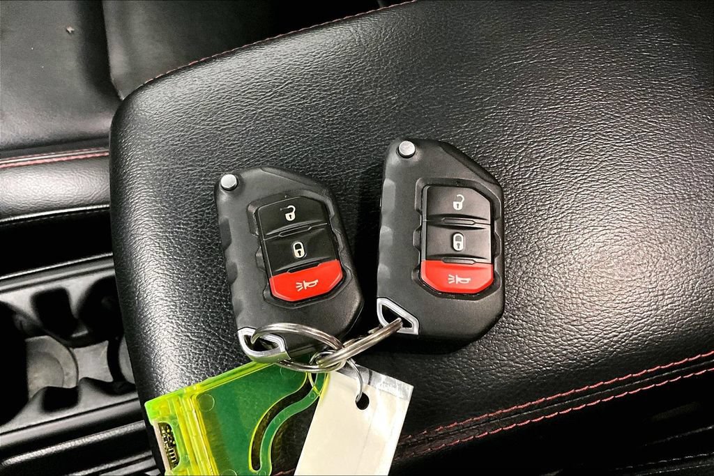 Used 2020 Jeep Gladiator Rubicon w/ Dual Top Group AWD/4WD image 34