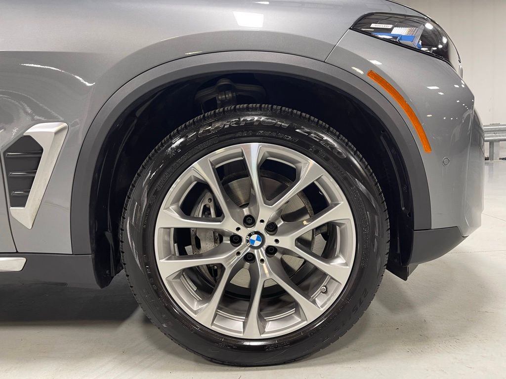 Used 2024 BMW X5 xDrive40i w/ Premium Package image 16