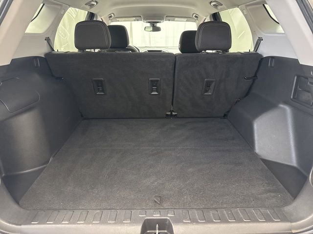 Used 2022 GMC Terrain SLE image 6