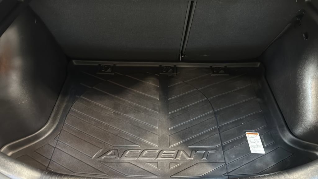 Used 2014 Hyundai Accent SE FWD image 7