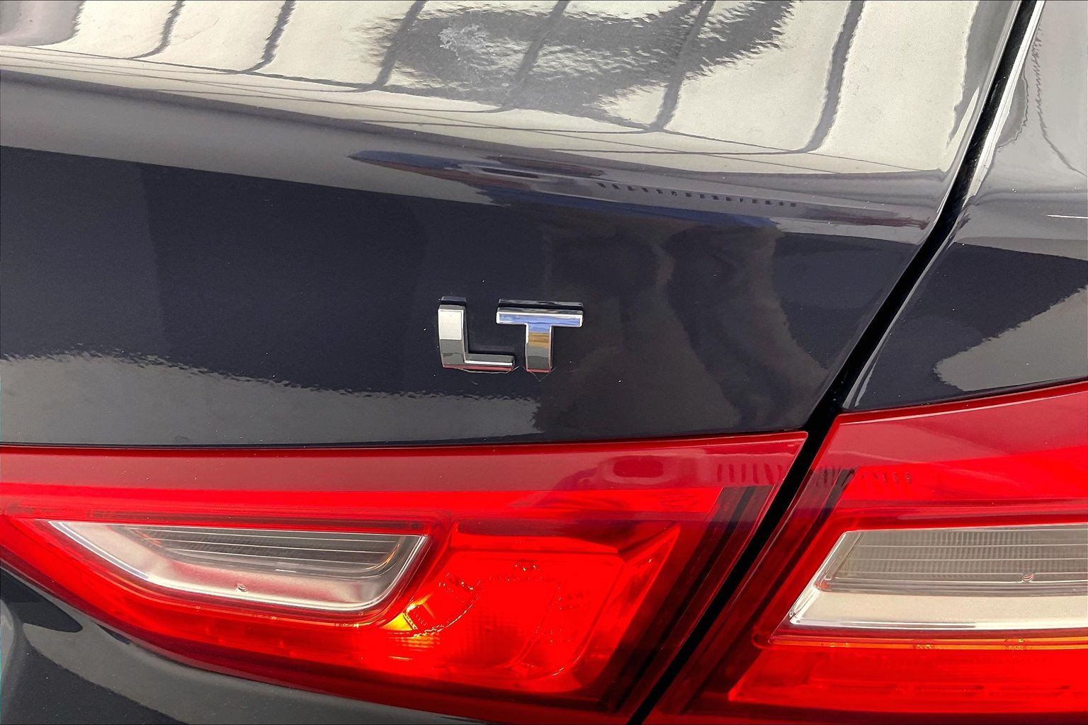 Used 2025 Chevrolet Malibu LT FWD image 7