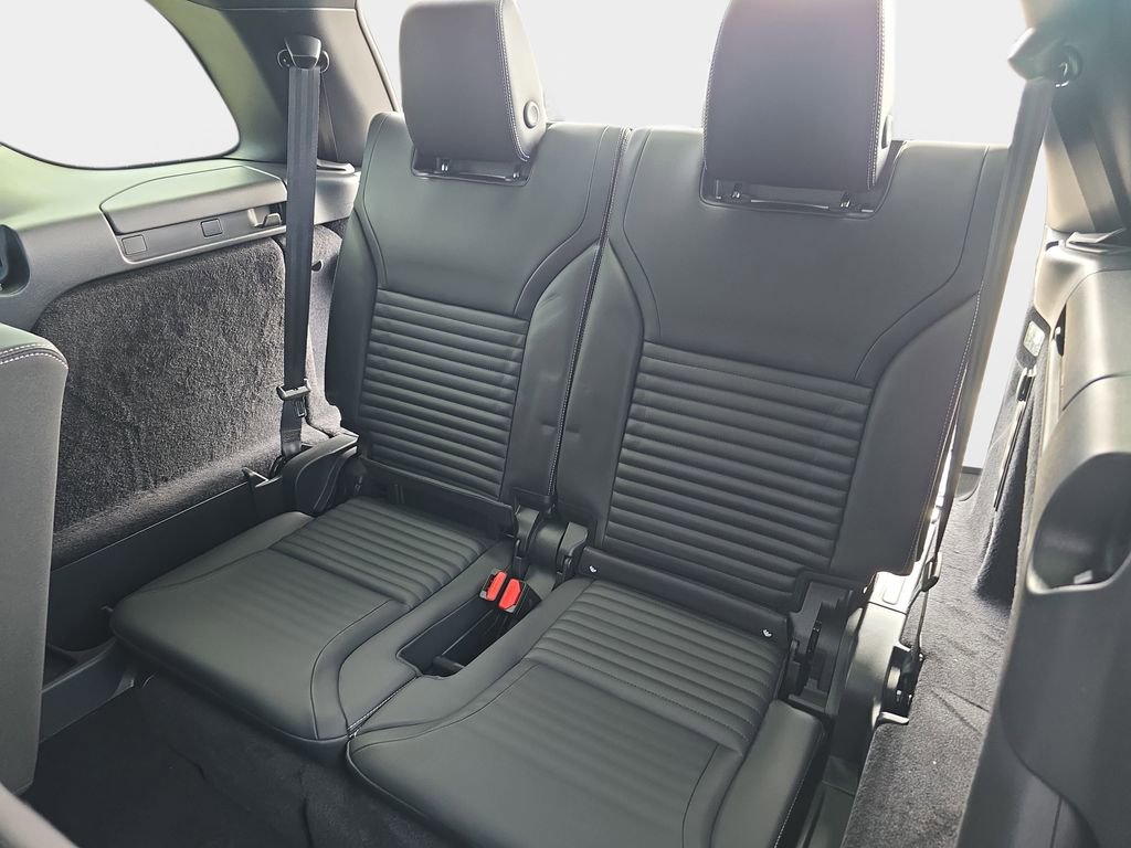 New 2026 Land Rover Discovery S AWD/4WD image 12