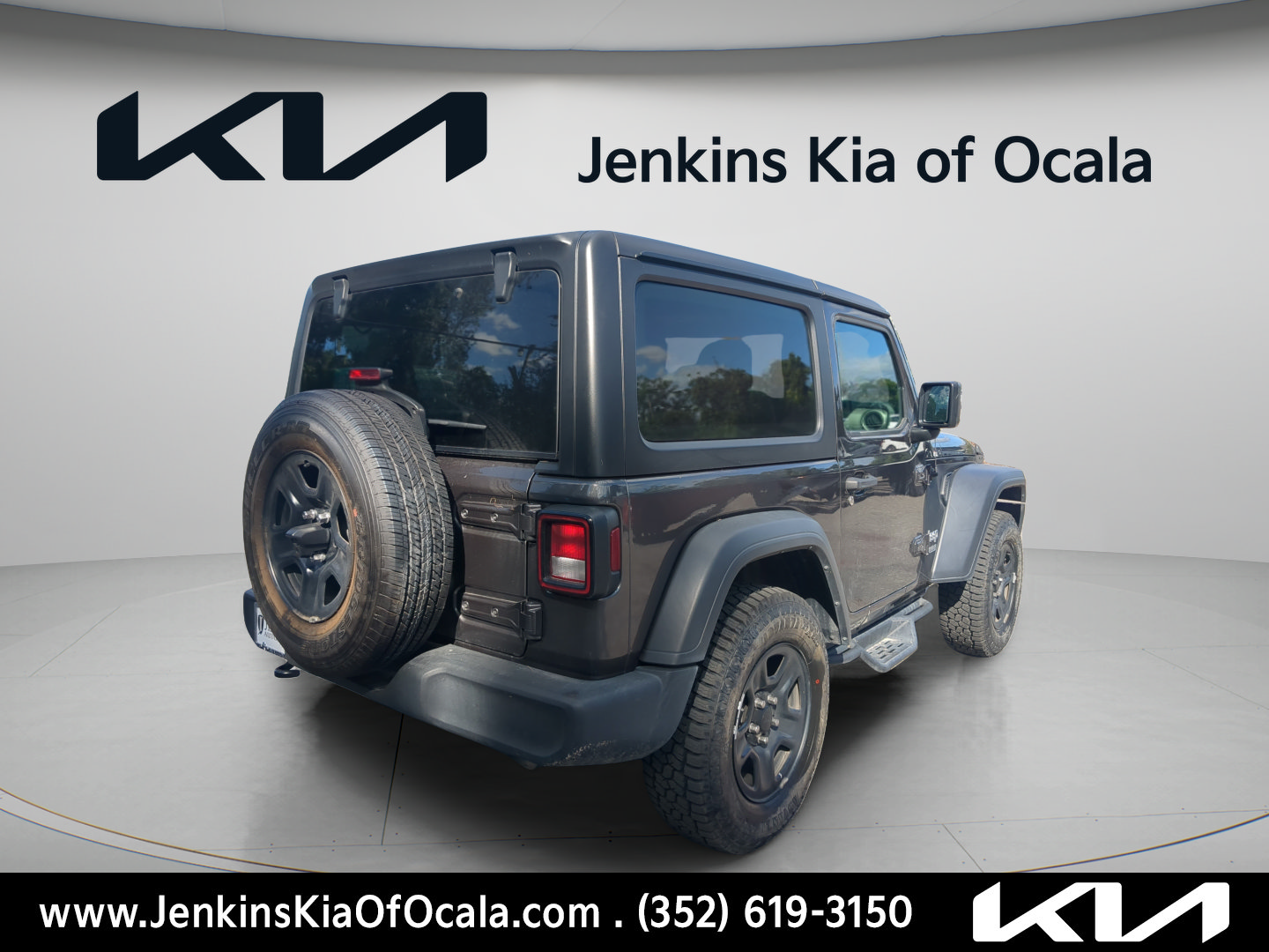 Used 2018 Jeep Wrangler Sport AWD/4WD image 3