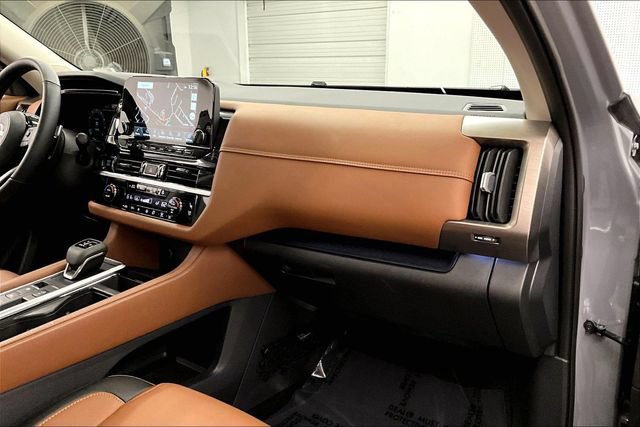 Used 2025 Nissan Pathfinder Platinum w/ Cargo Package FWD image 20