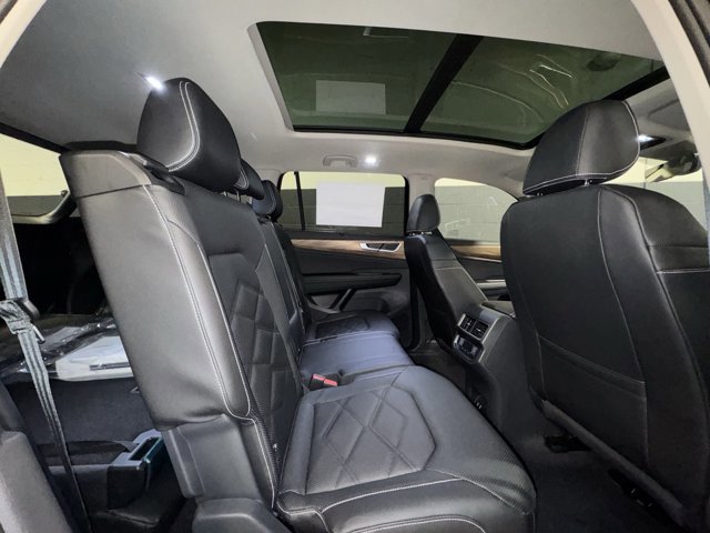 New 2026 Volkswagen Atlas SE image 17