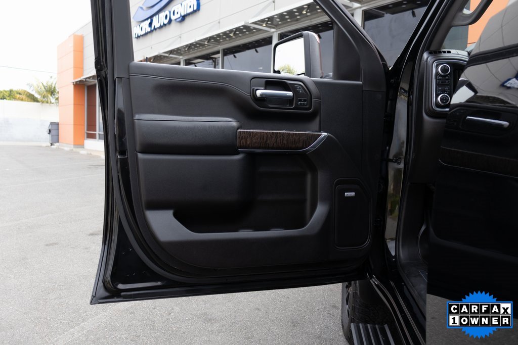 Used 2022 GMC Sierra 2500 Denali w/ Denali Black Diamond Edition image 12