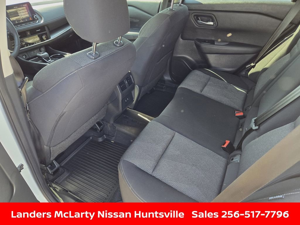 Used 2025 Nissan Rogue SV AWD/4WD image 14