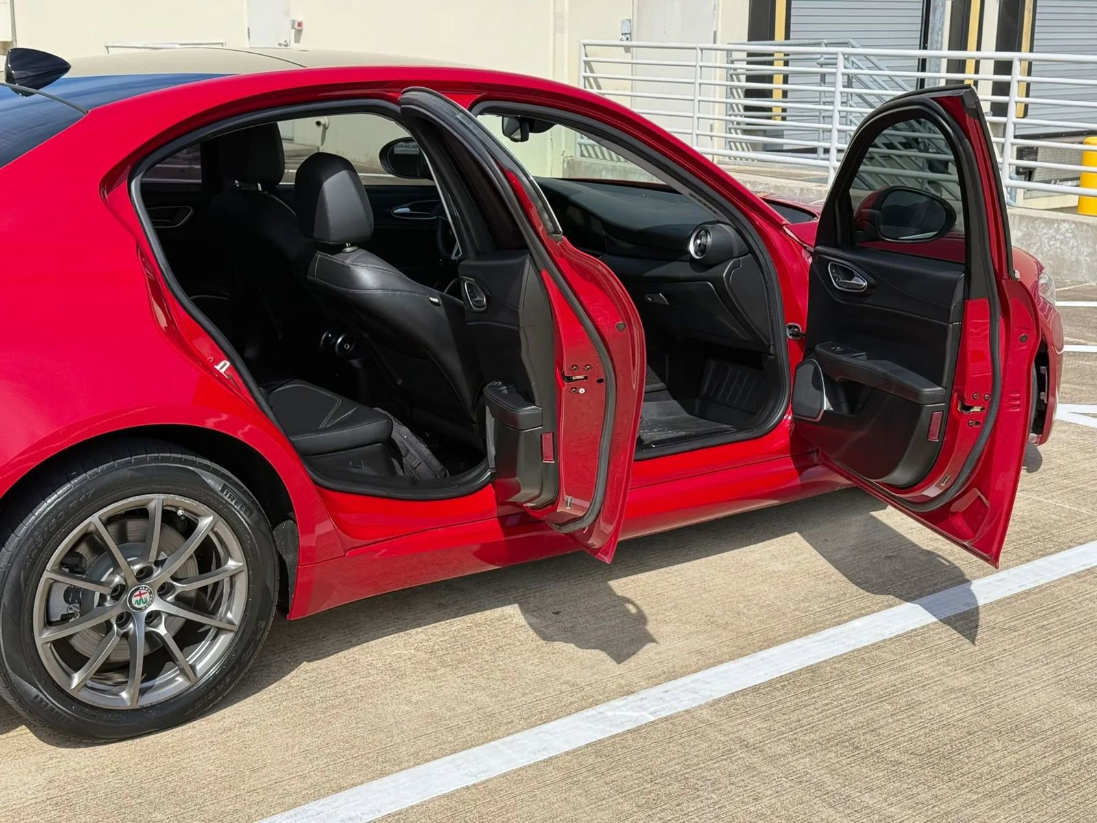 Used 2018 Alfa Romeo Giulia AWD image 17