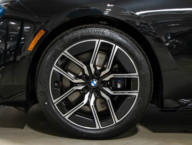 Used 2026 BMW 760i xDrive w/ Executive Package AWD/4WD image 7