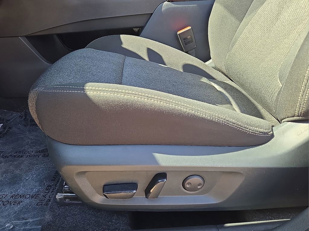 Used 2025 Nissan Rogue SV image 23