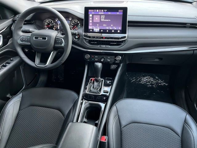 Used 2023 Jeep Compass Altitude image 28
