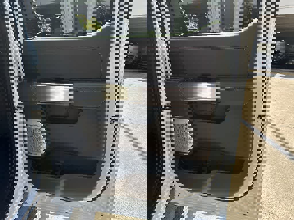 Used 2025 Ford F250 King Ranch w/ Chrome Package image 29