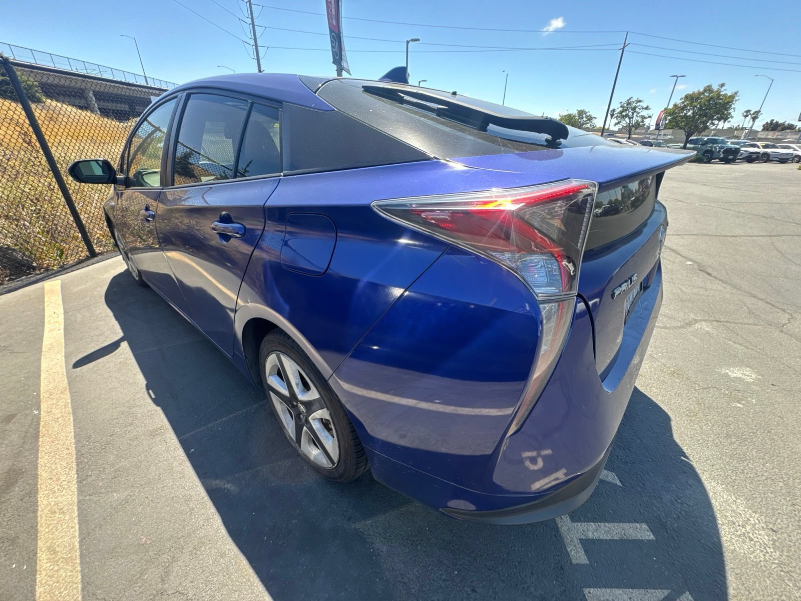 Used 2016 Toyota Prius Three Touring FWD image 5