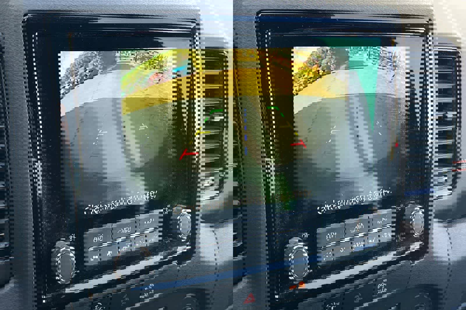 Used 2023 Nissan Frontier PRO-4X w/ Technology Package image 19