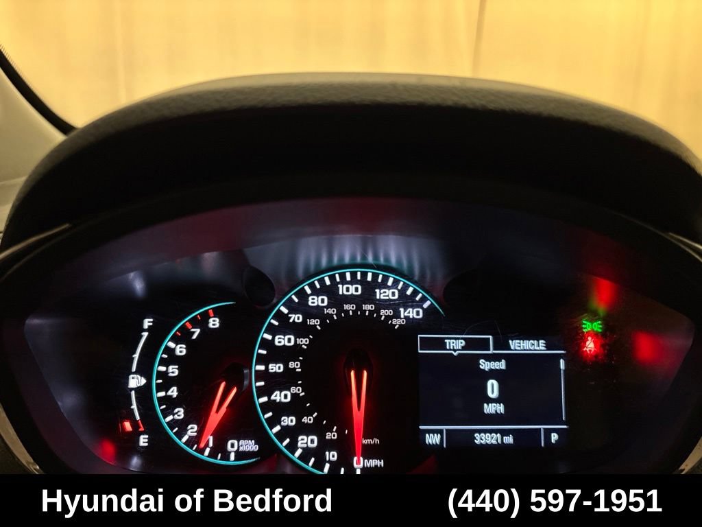 Used 2022 Chevrolet Trax LT w/ LT Convenience Package AWD/4WD image 15