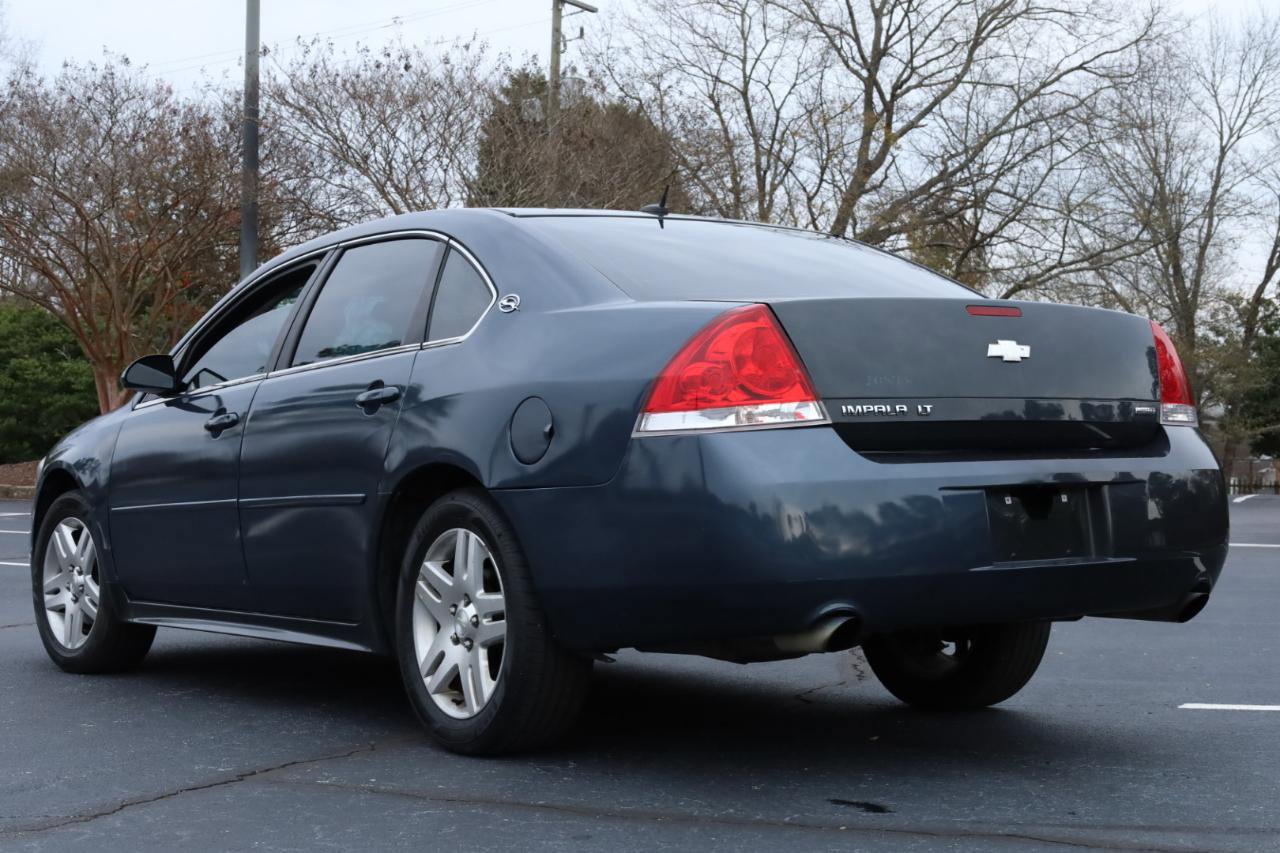 Used 2016 Chevrolet Impala LT w/ LT Sunroof Package FWD image 3
