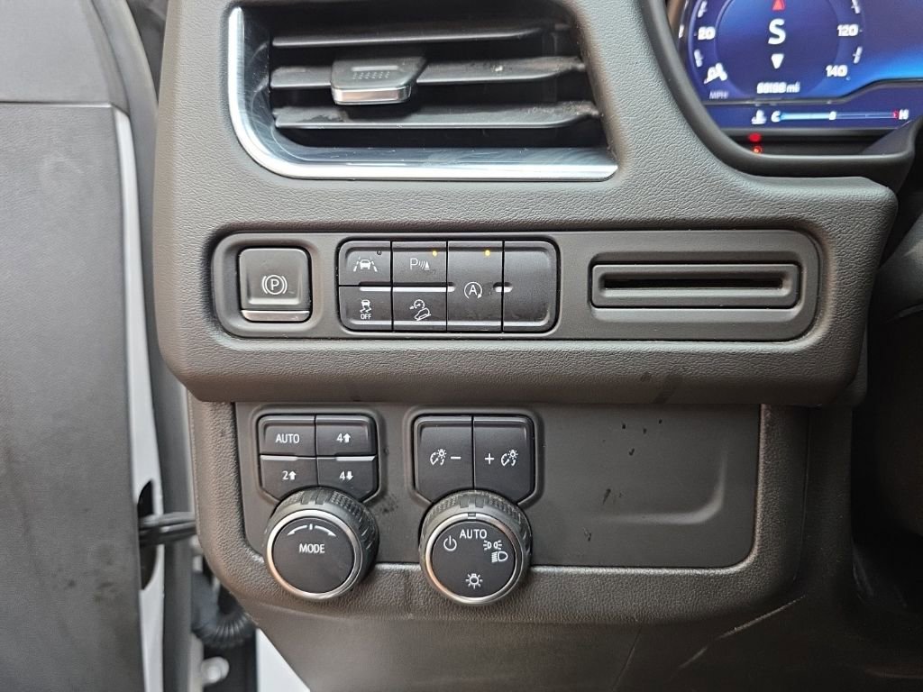 Used 2023 Chevrolet Suburban Premier image 25