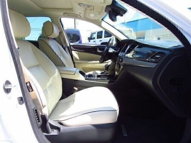Used 2014 Hyundai Equus Signature RWD image 5