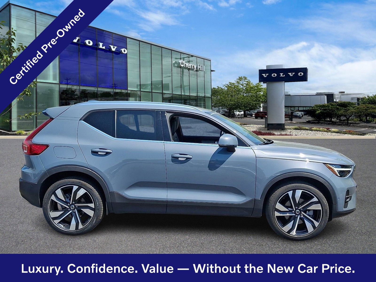 Certified 2023 Volvo XC40 B5 Ultimate w/ Protection Package Premier AWD/4WD image 8