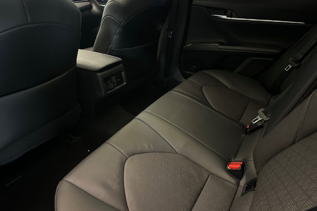 Used 2024 Toyota Camry XSE FWD image 12