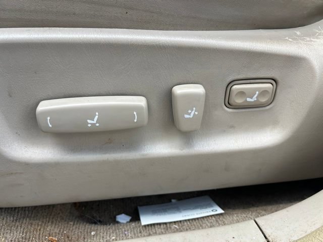 Used 2002 Toyota Highlander Limited w/ Leather Trim Pkg FWD image 23