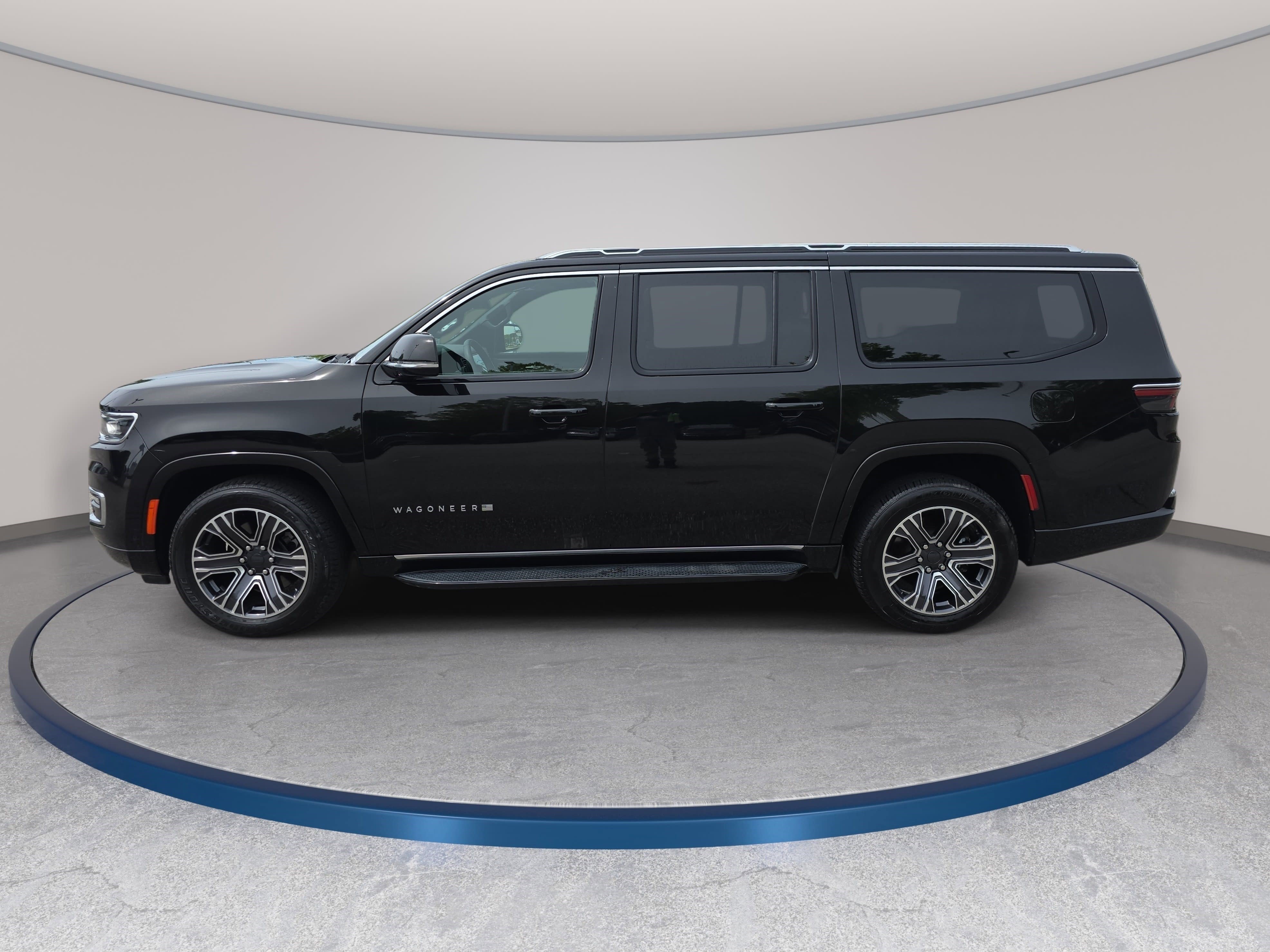 Used 2024 Jeep Wagoneer L Series II image 8