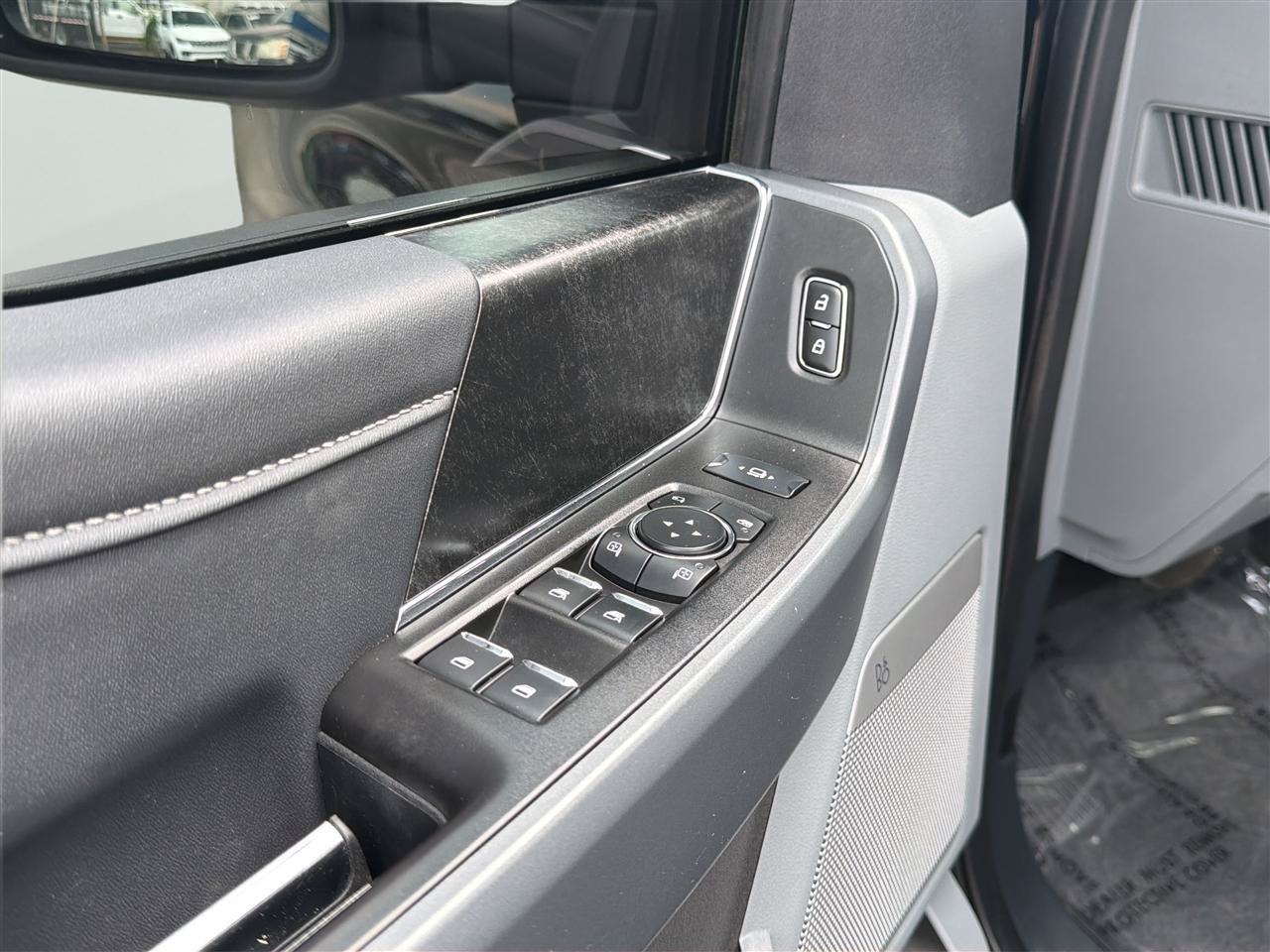 Used 2024 Ford F250 4x4 Crew Cab Super Duty image 19