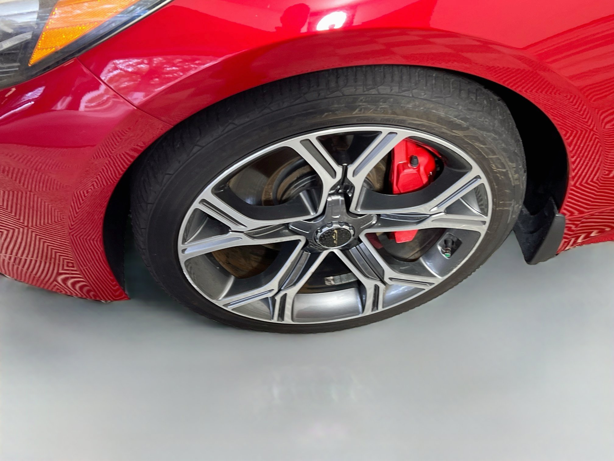 Used 2018 Kia Stinger GT1 RWD image 14