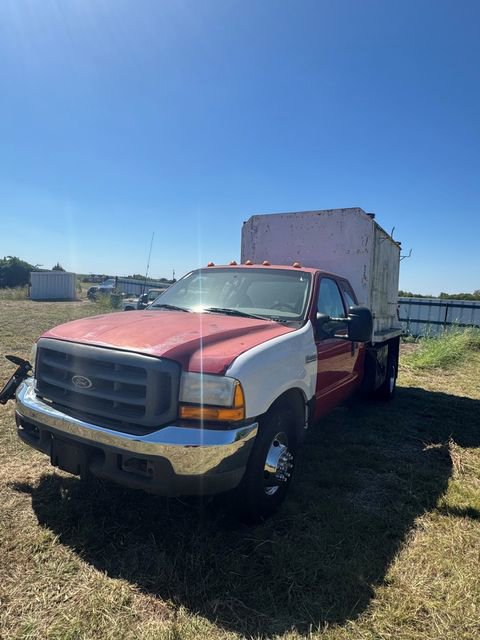 Used 1999 Ford F350 2WD SuperCab DRW Super Duty image 2
