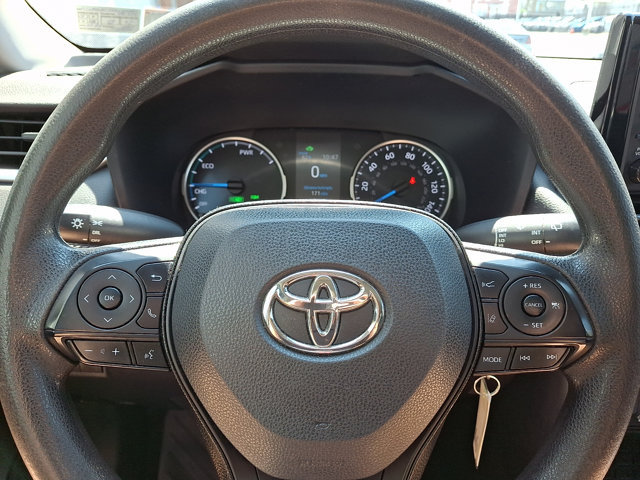 Used 2021 Toyota RAV4 LE AWD/4WD image 18