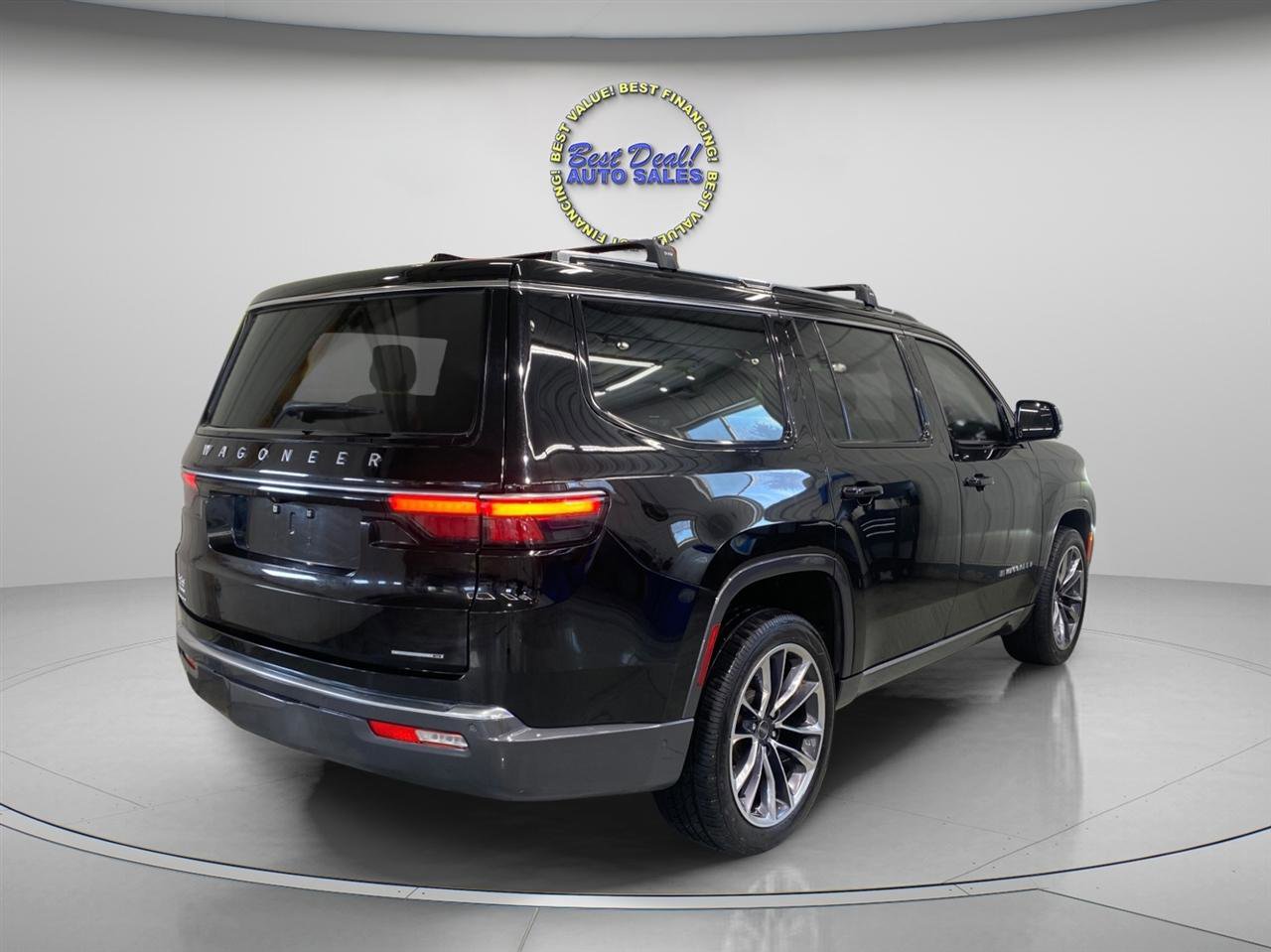Used 2022 Jeep Wagoneer Series III w/ Premium Group I image 5