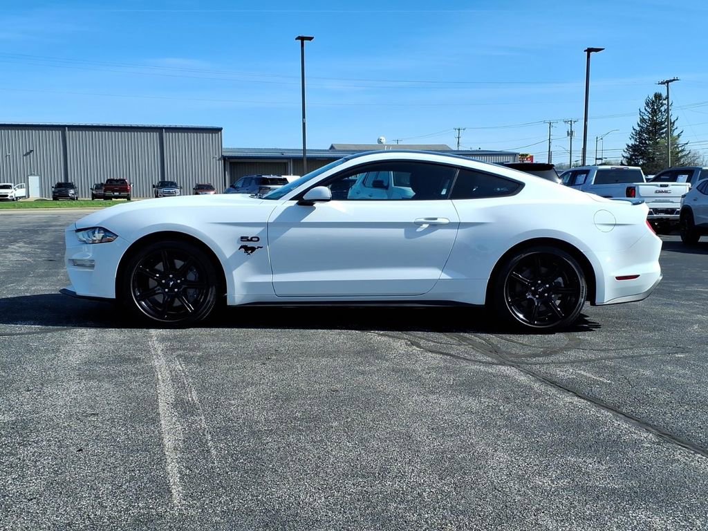 Used 2019 Ford Mustang GT w/ Black Accent Package RWD image 9