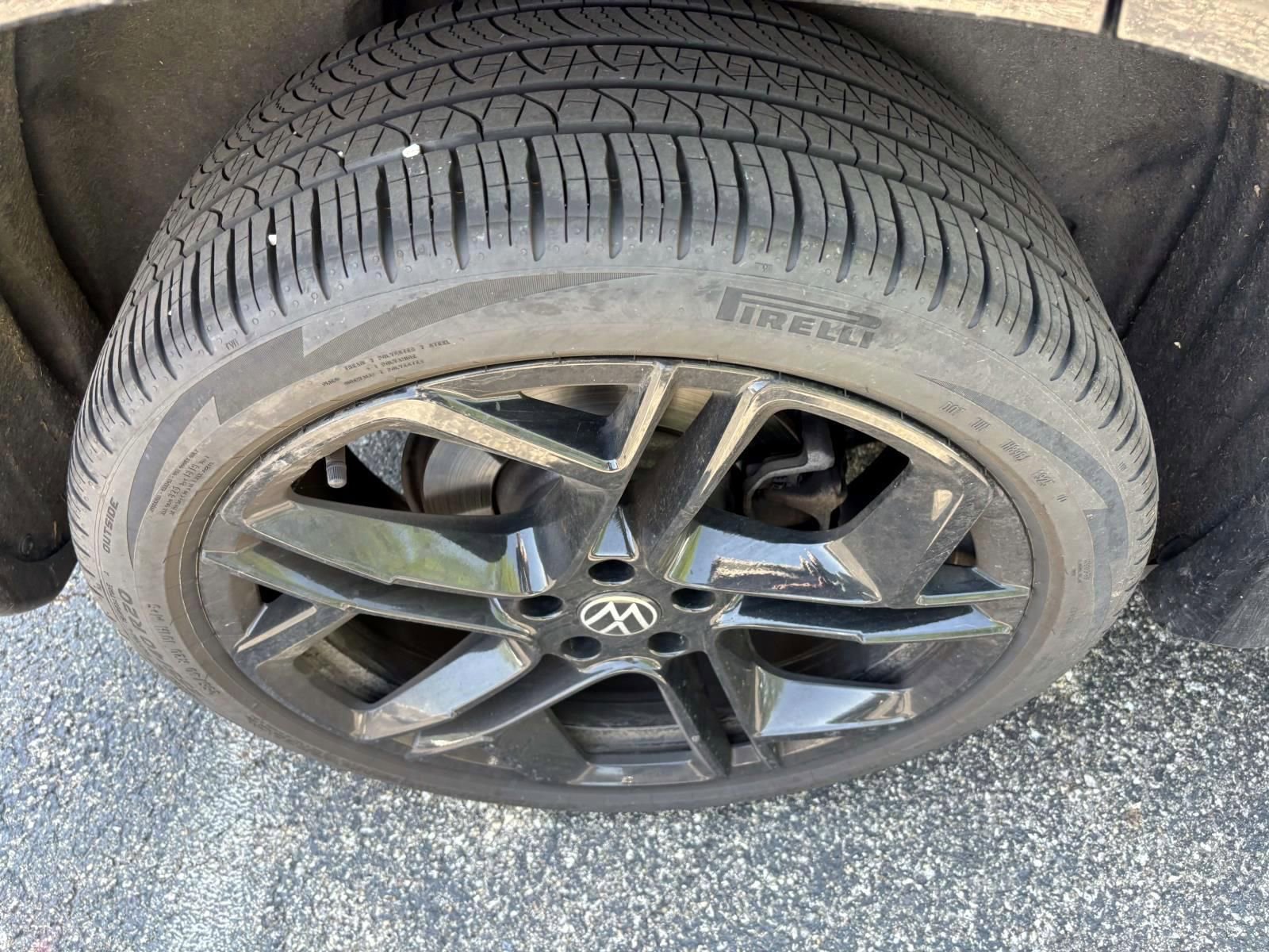 Used 2025 Volkswagen Tiguan SE R-Line AWD/4WD image 10