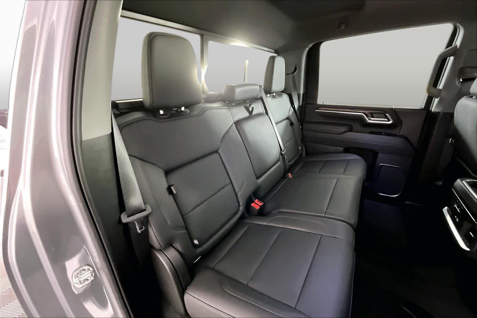 Used 2025 GMC Sierra 2500 SLT w/ Texas SLT Premium Package AWD/4WD image 18