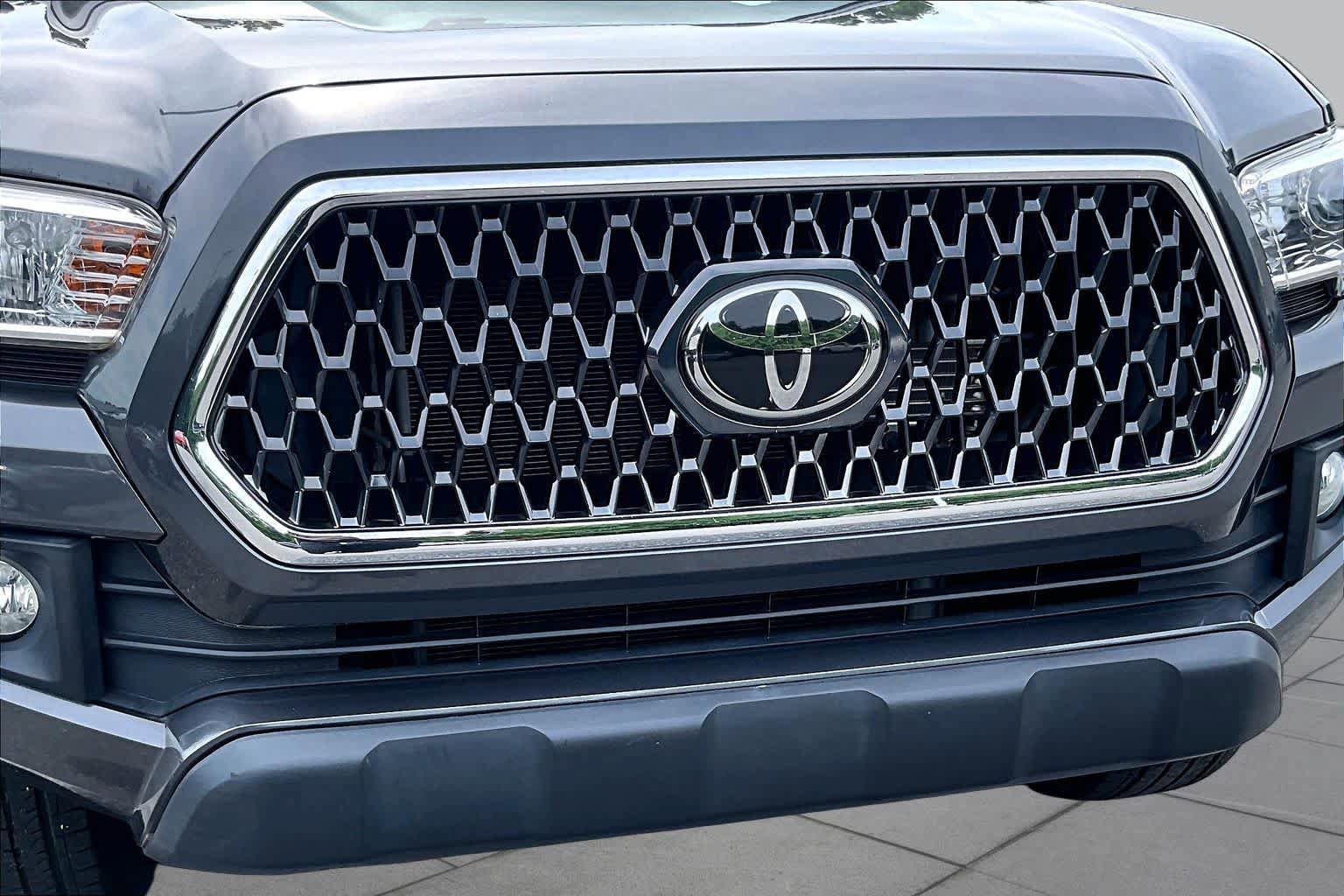 Used 2019 Toyota Tacoma TRD Off-Road AWD/4WD image 27