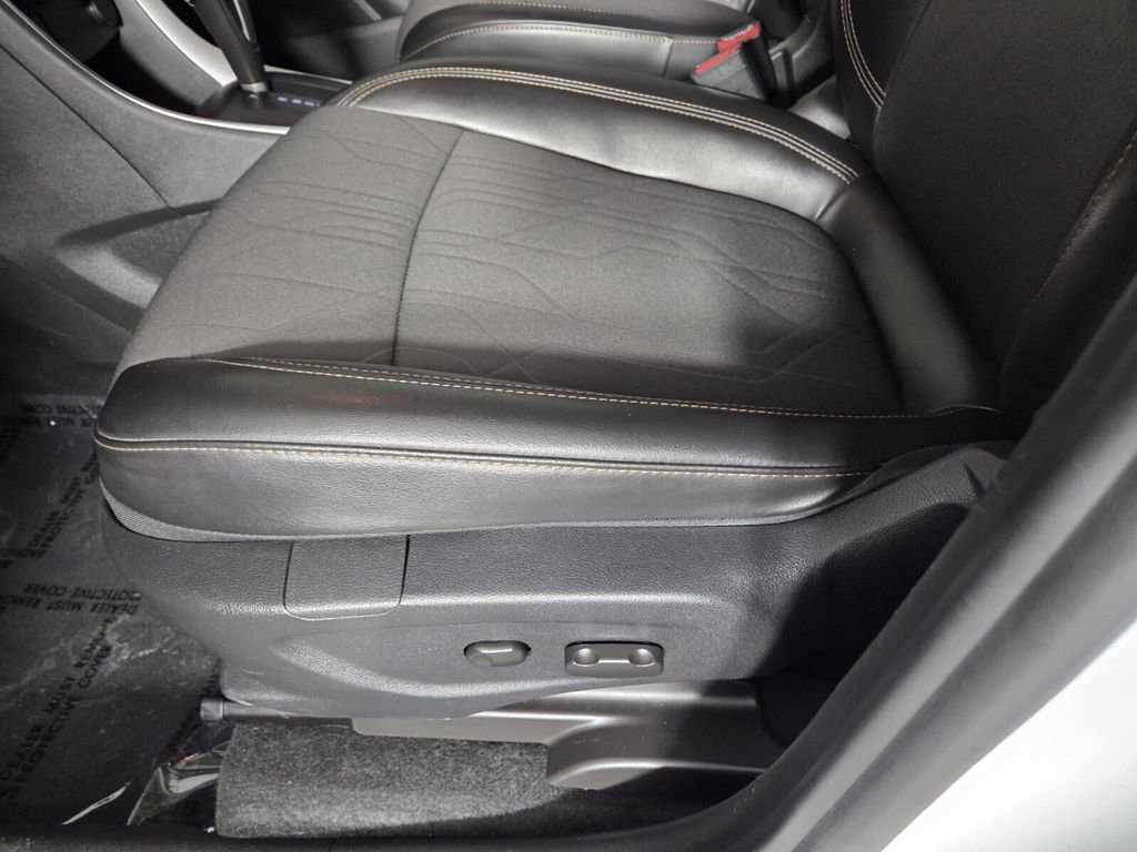 Used 2020 Chevrolet Trax LT w/ Redline Edition image 15