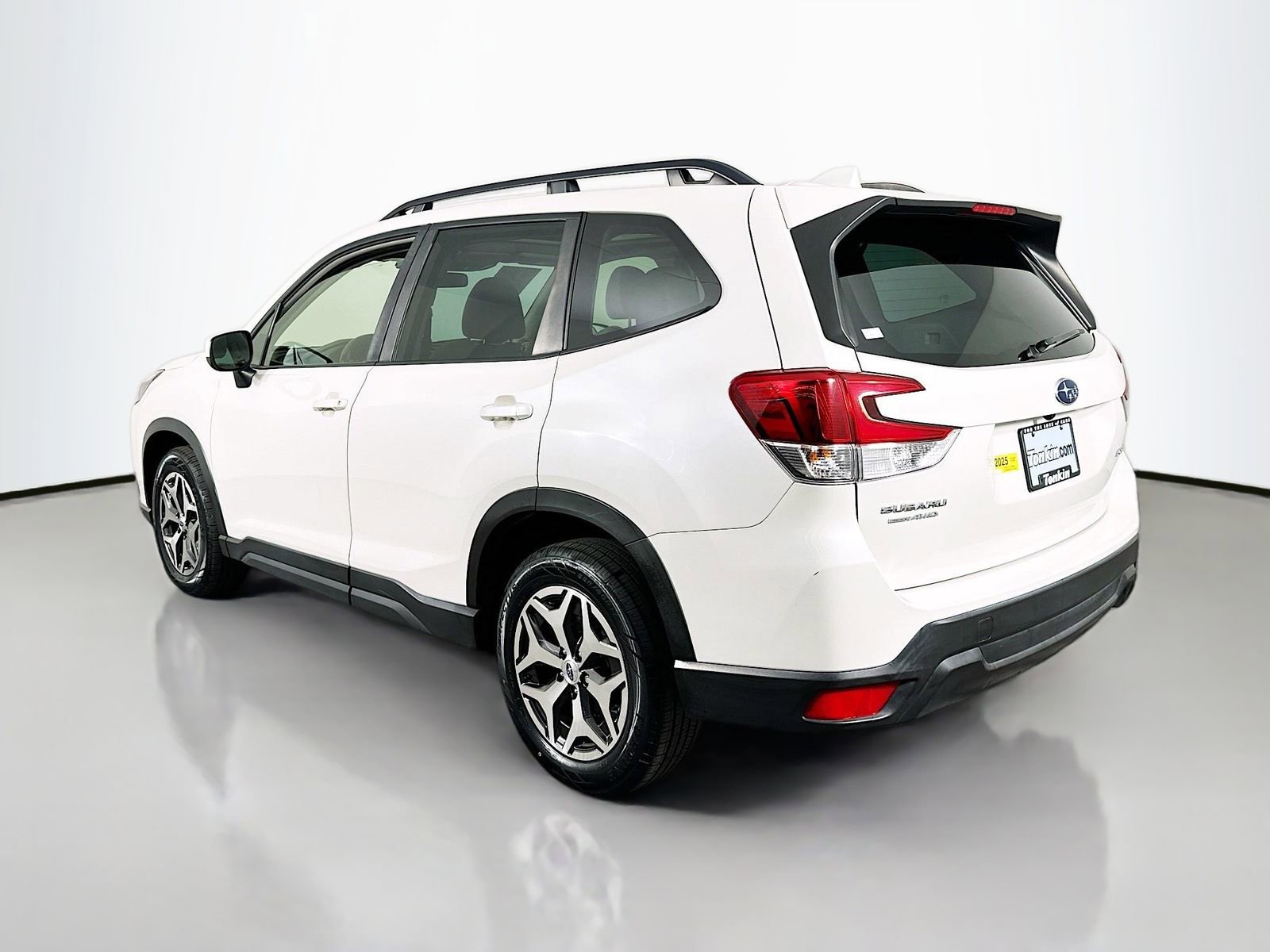 Used 2023 Subaru Forester Premium AWD/4WD image 5