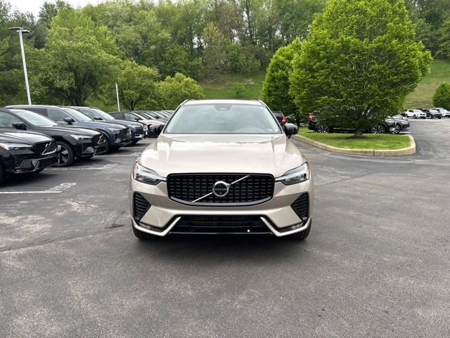 Used 2024 Volvo XC60 B5 Plus w/ Protection Package Premier AWD/4WD image 3